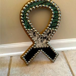 Western Wood cancer awareness Ribbon with western theme!